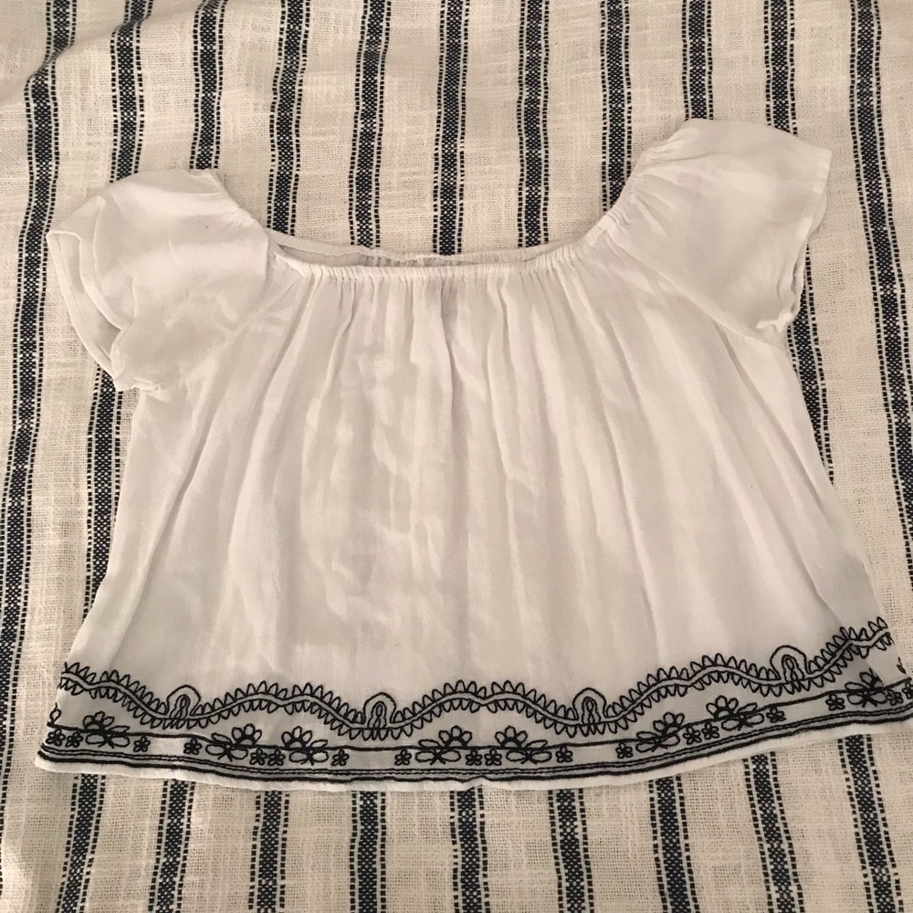 Cute white top